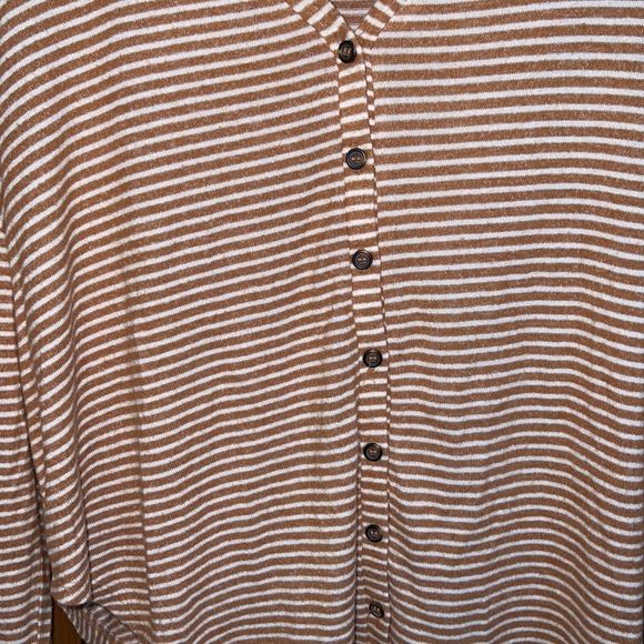 Forever 21 Sweater - Picture 3 of 7